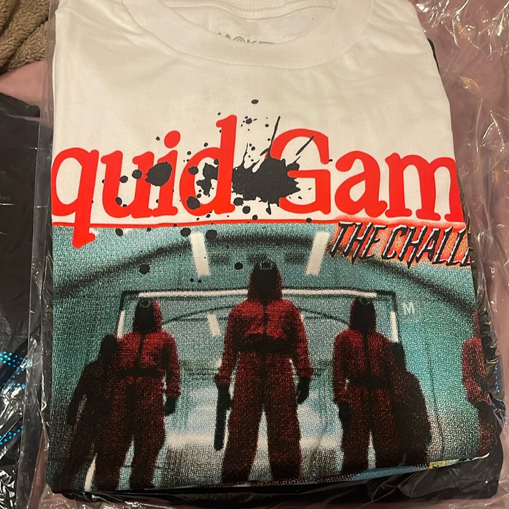 Market squid games shirt